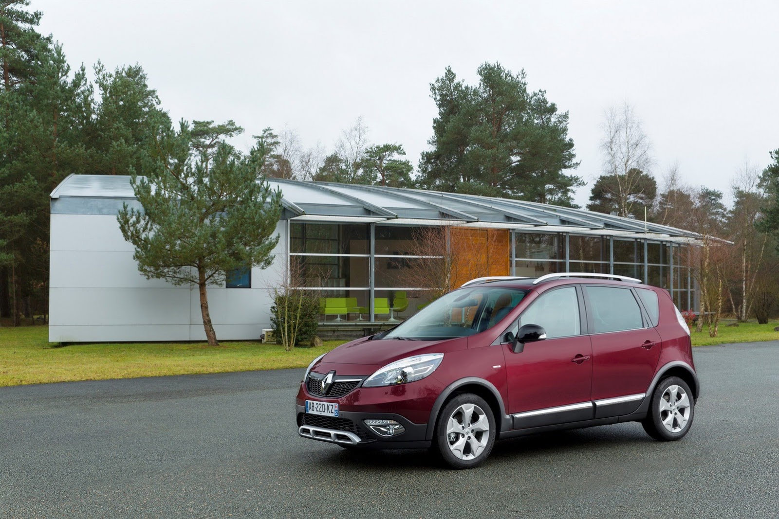 Renault ra mắt xe Crossover tại Geneva 2013 - CafeAuto.Vn